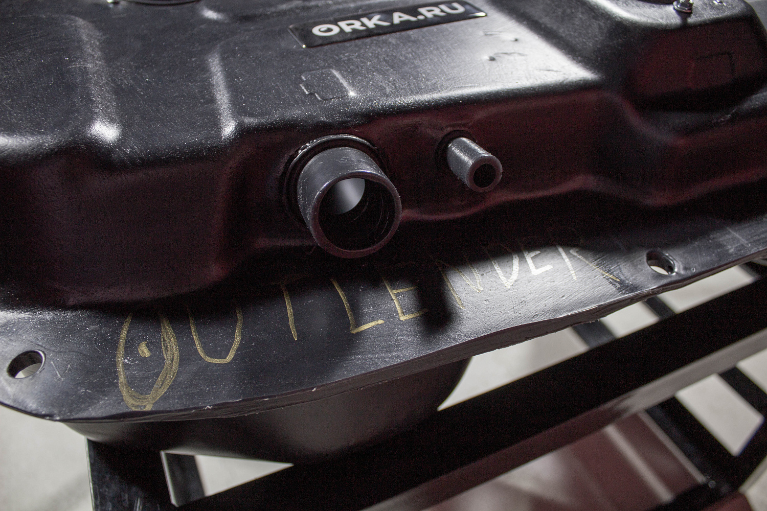 Пластиковый топливный бак Mitsubishi  Outlander ASX 2WD. (BP) -  50 л.